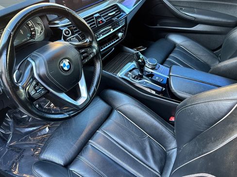 Used 2018 BMW 530e w/ Premium Package 2 image 4