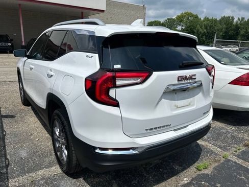 Used 2023 GMC Terrain SLT AWD/4WD image 2