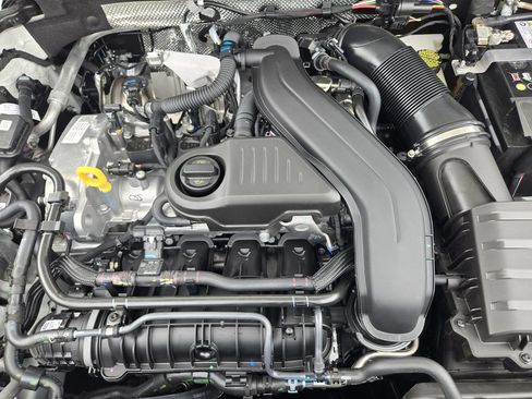 New 2026 Volkswagen Taos SE FWD image 28