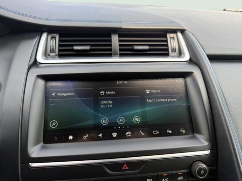 Used 2019 Jaguar E-PACE R-Dynamic SE image 27