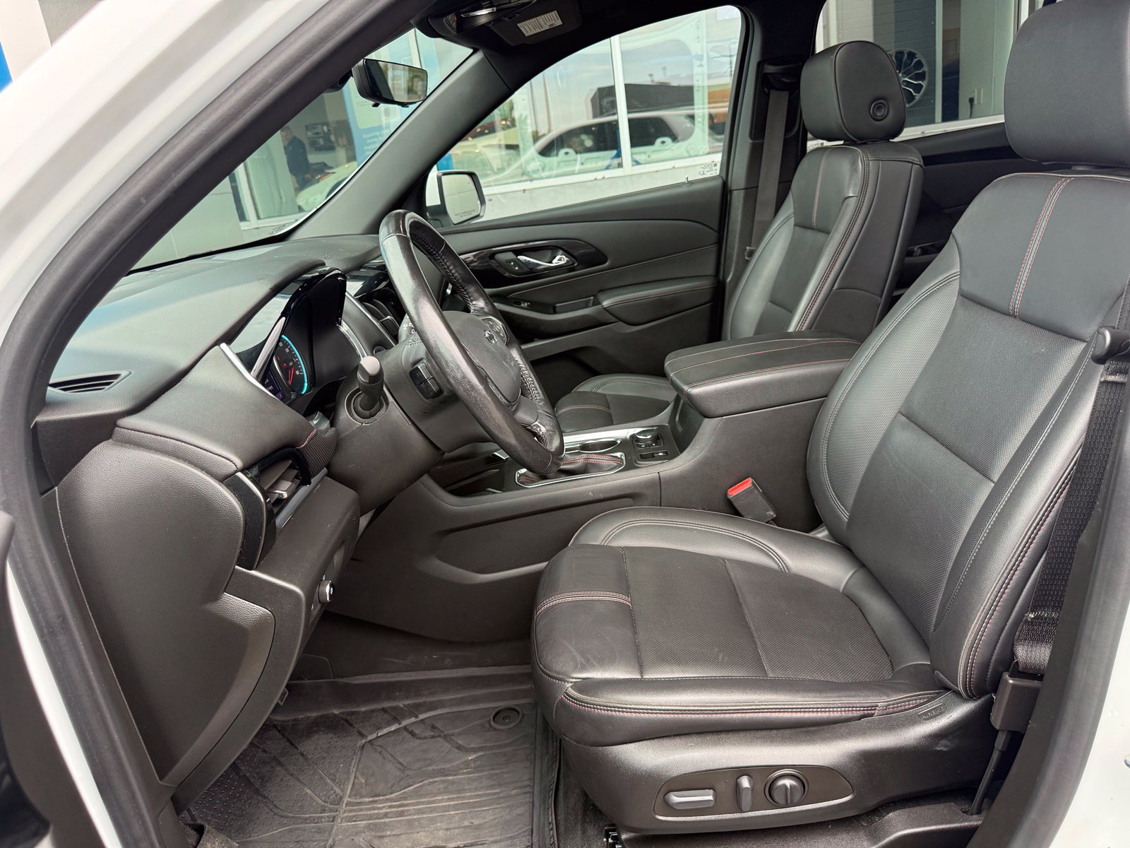 Used 2022 Chevrolet Traverse RS AWD/4WD image 19