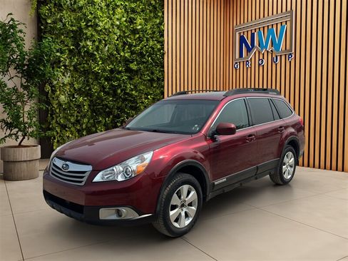 Used 2012 Subaru Outback 3.6R Limited AWD/4WD image 3