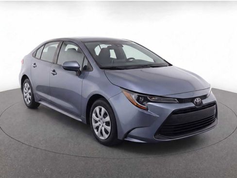 Used 2024 Toyota Corolla LE FWD image 3