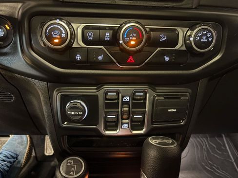 Used 2020 Jeep Wrangler Unlimited Sport S AWD/4WD image 23