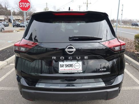 Certified 2025 Nissan Rogue SV AWD/4WD image 7