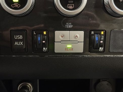Used 2014 Toyota Sequoia Platinum AWD/4WD image 36
