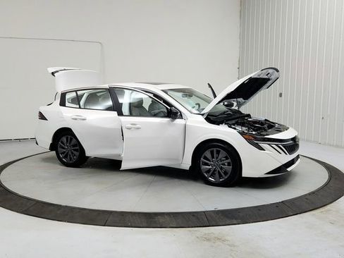 New 2026 Nissan Sentra SL w/ Floor Mat Package FWD image 9