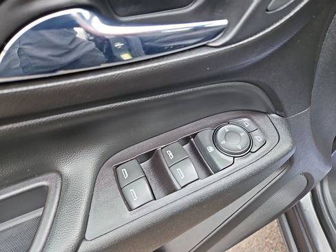 Used 2018 Chevrolet Equinox LT AWD/4WD image 11