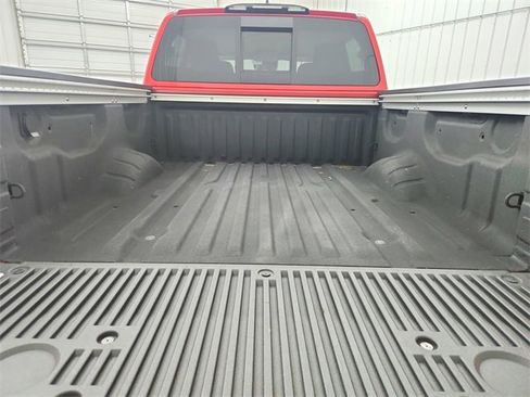 Used 2024 Nissan Titan SV w/ SV Convenience Package image 37