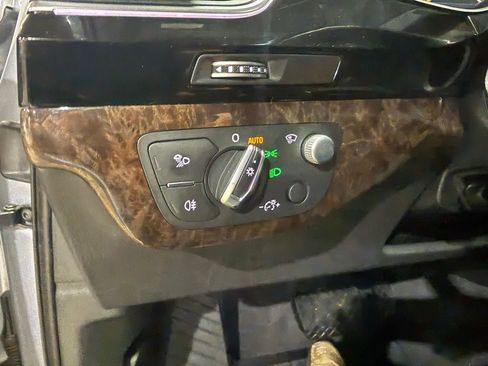 Used 2018 Audi Q7 3.0T Prestige w/ Prestige Package image 27