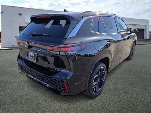 New 2026 Volkswagen Tiguan SEL R-Line image 3