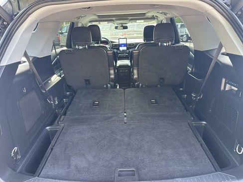 Used 2023 Ford Explorer Limited w/ Limited Technology Package image 12