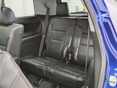 Used 2023 GMC Acadia AT4 w/ Technology Package image 15
