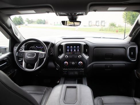 Used 2020 GMC Sierra 3500 Denali w/ Denali Ultimate Package AWD/4WD image 17