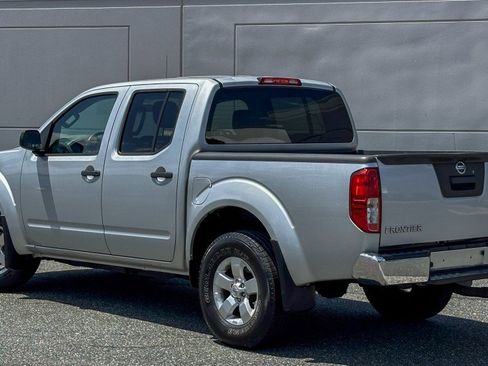 Used 2013 Nissan Frontier SV AWD/4WD image 9