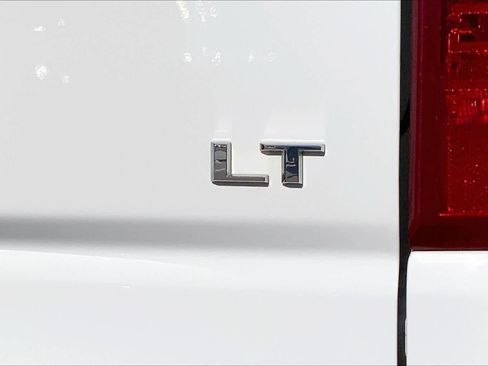 Used 2022 Chevrolet Silverado 2500 LT w/ Convenience Package image 9