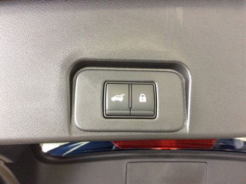 Used 2023 Nissan Rogue SL w/ SL Premium Package image 7