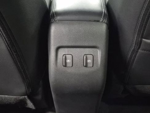 Used 2022 Nissan Kicks SR w/ Premium Package image 14