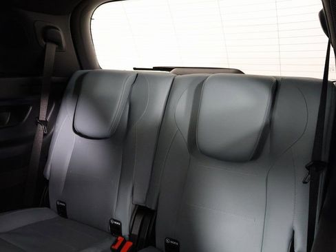 New 2026 Mercedes-Benz GLB 250 image 9