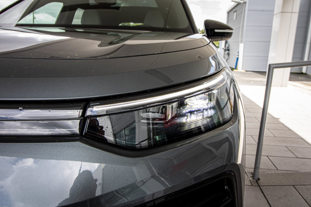 New 2026 Volkswagen Tiguan SE R-Line FWD image 7