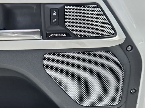 Certified 2023 Land Rover Defender 130 First Edition image 33