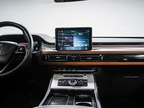 Used 2023 Lincoln Aviator Grand Touring w/ Class IV Trailer Tow Package image 15