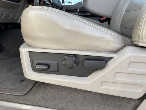 Used 2009 Ford F350 Lariat image 9