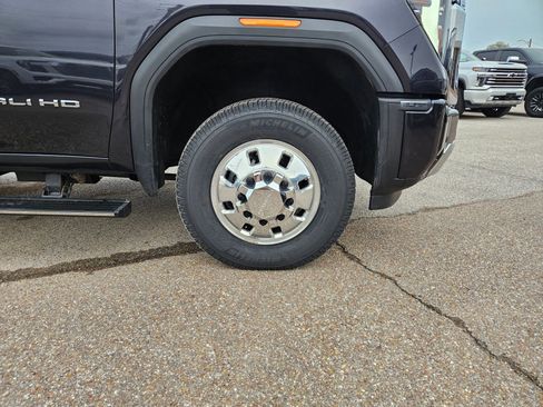 Used 2024 GMC Sierra 3500 Denali w/ Denali Reserve Package image 31