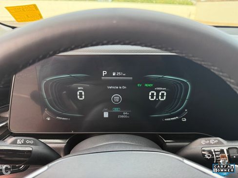 Used 2023 Kia Niro EX image 29