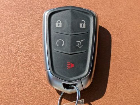 Used 2025 Cadillac XT5 Premium Luxury w/ LPO, Floor Liner Package FWD image 30