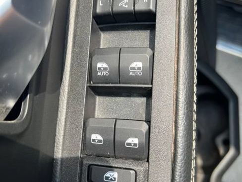 Certified 2025 RAM 2500 Big Horn AWD/4WD image 15