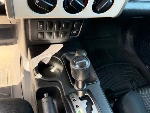 Used 2012 Toyota FJ Cruiser 4WD w/ Convenience Pkg image 11