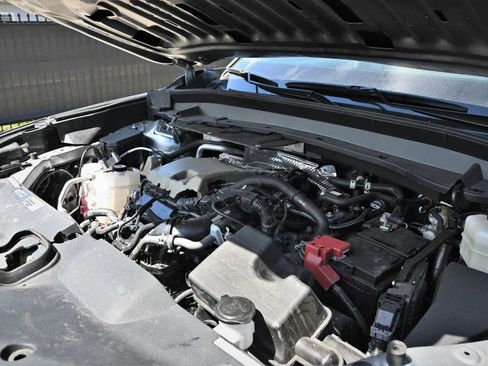 Used 2025 Toyota Grand Highlander XLE Sport Utility 4D image 16