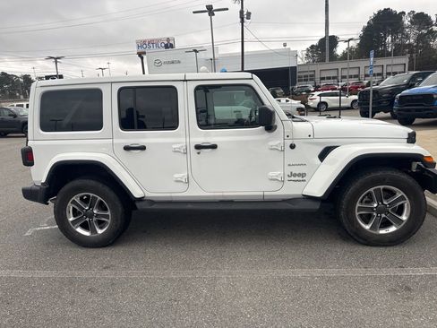 Used 2022 Jeep Wrangler Unlimited Sahara w/ Cold Weather Group image 7