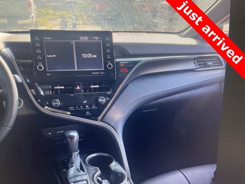 Used 2022 Toyota Camry XSE image 12