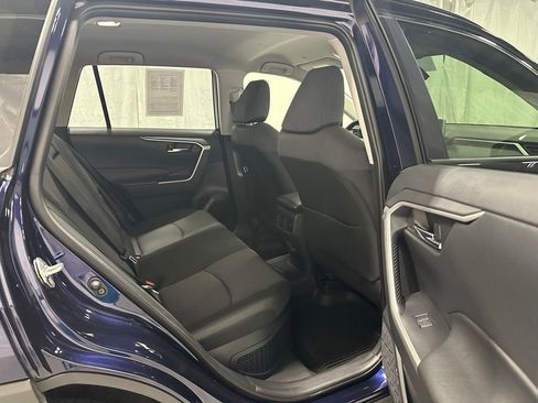 Used 2025 Toyota RAV4 XLE AWD/4WD image 51