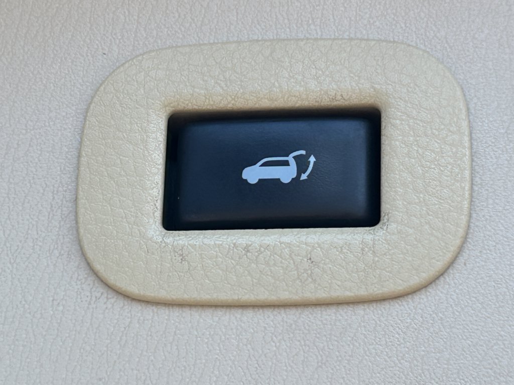 Used 2017 INFINITI QX80 4WD w/ Deluxe Technology Package image 37