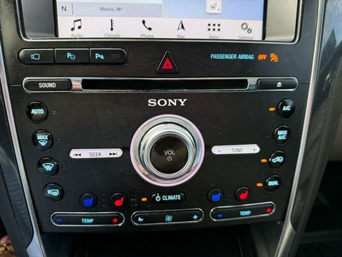 Used 2018 Ford Explorer Limited w/ Equipment Group 301A AWD/4WD image 36