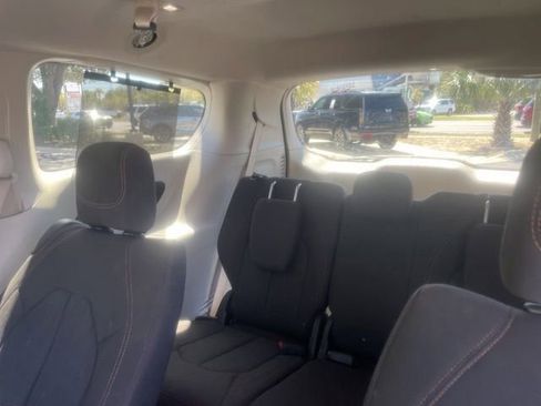 Used 2017 Chrysler Pacifica Touring Plus w/ Security Group image 17