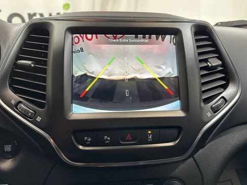 Used 2023 Jeep Cherokee Trailhawk image 30