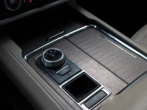 Used 2022 Ford Expedition Limited image 20