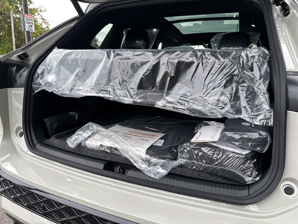 New 2026 Volkswagen Tiguan SE R-Line AWD/4WD image 19