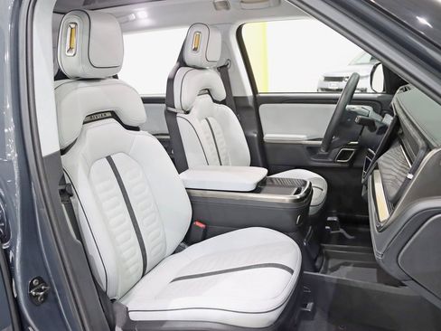 Used 2024 Rivian R1S Adventure image 26