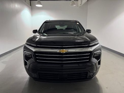 Used 2026 Chevrolet Traverse High Country w/ LPO, Floor Liner Package AWD/4WD image 2