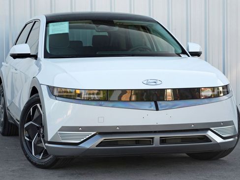 Used 2023 Hyundai Ioniq 5 Limited w/ Cargo Package image 2