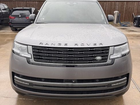 Used 2024 Land Rover Range Rover SE image 1