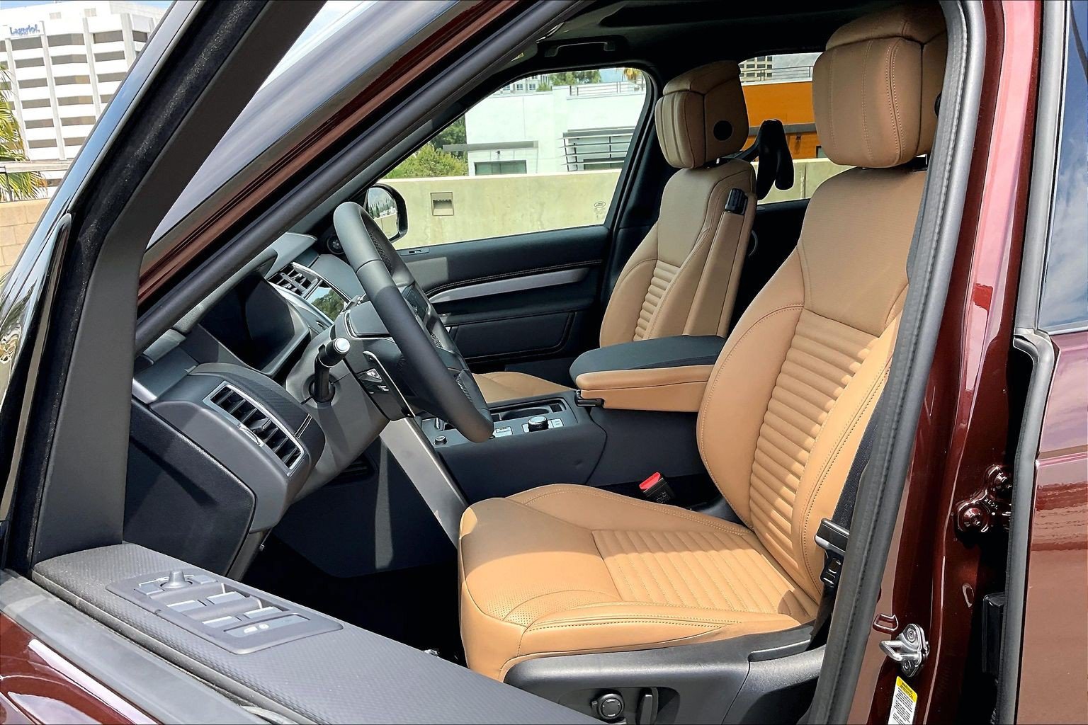 New 2026 Land Rover Discovery Limited Edition AWD/4WD image 16