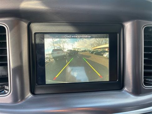 Used 2019 Dodge Charger SXT w/ Leather Interior Group image 21