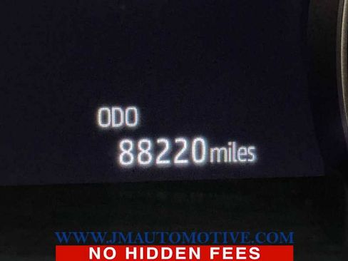Used 2021 Toyota Highlander XLE AWD/4WD image 25