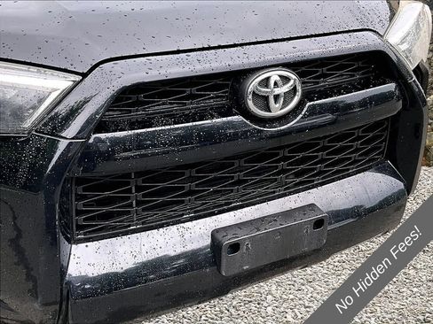 Used 2018 Toyota 4Runner SR5 Premium AWD/4WD image 24